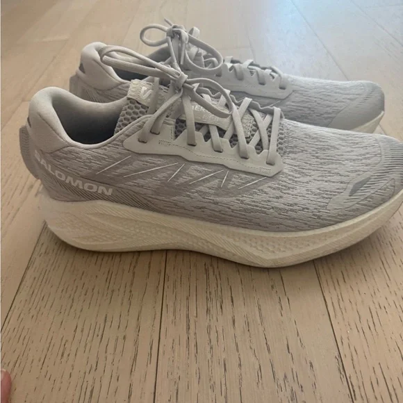 Almost New Saloman Aero Glide 4 Running Mens Sneakers - Picture 3 of 8